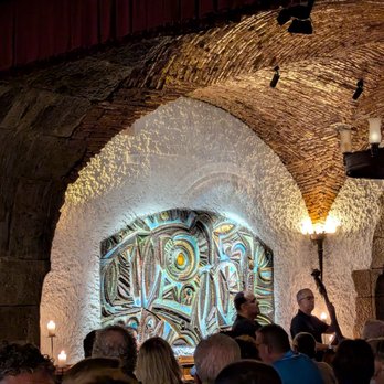 Café Luso - Fado performance area - Fado Houses Near Me - Lisbon, 11