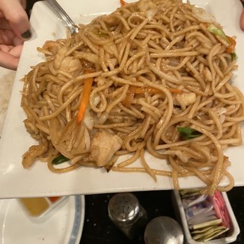 Shanghai Grill - Chicken lo mein - Chinese Near Me - Peoria, Arizona