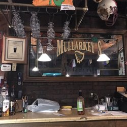 Mullarkey's Irish Pub - Stopped in for the $1.00 domestic happy hour