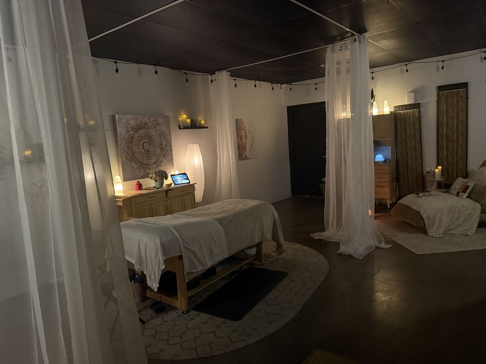 Bludot Massage and Bodywork Logo