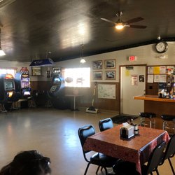 4 Corners Bar & Cafe