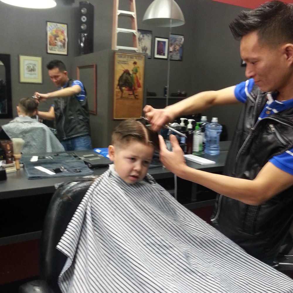 Esquire Men's Grooming - Barbers Near Me - Long Beach, California