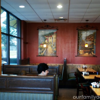 Rosati’s Pizza - small but nice dining area - Pizza Near Me - McKinney, Texas