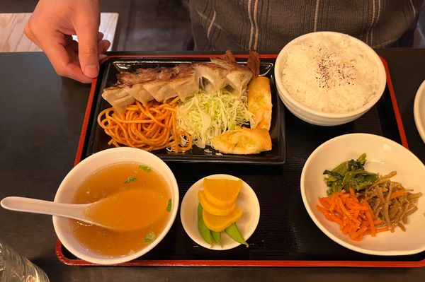KAMINARI GYOZA BAR by null