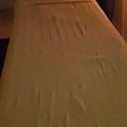 Massage bed was soooo comfy and smelled lovely Massage bed was soooo comfy and smelled lovely