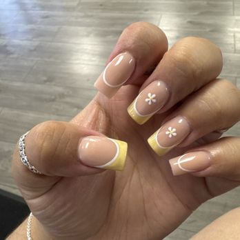 Pampered Nails & Spa - Nail Salons Near Me - Pleasant Hill, California