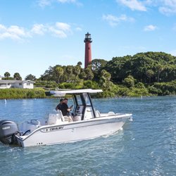 Jupiter Pointe Club and Marina - Just minutes from the marina at the Historic Jupiter Lighthouse.