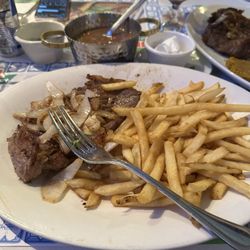 Jacare Do Brasil - Steak and onions, fries, and beans