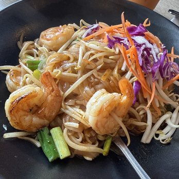 Amazing Siam Thai restaurant - Classic shrimp padthai is very fresh, daughter loved it - Thai Near Me - Tarzana, California Amazing Siam Thai restaurant - Classic shrimp padthai is very fresh, daughter loved it - Thai Near Me - Tarzana, California