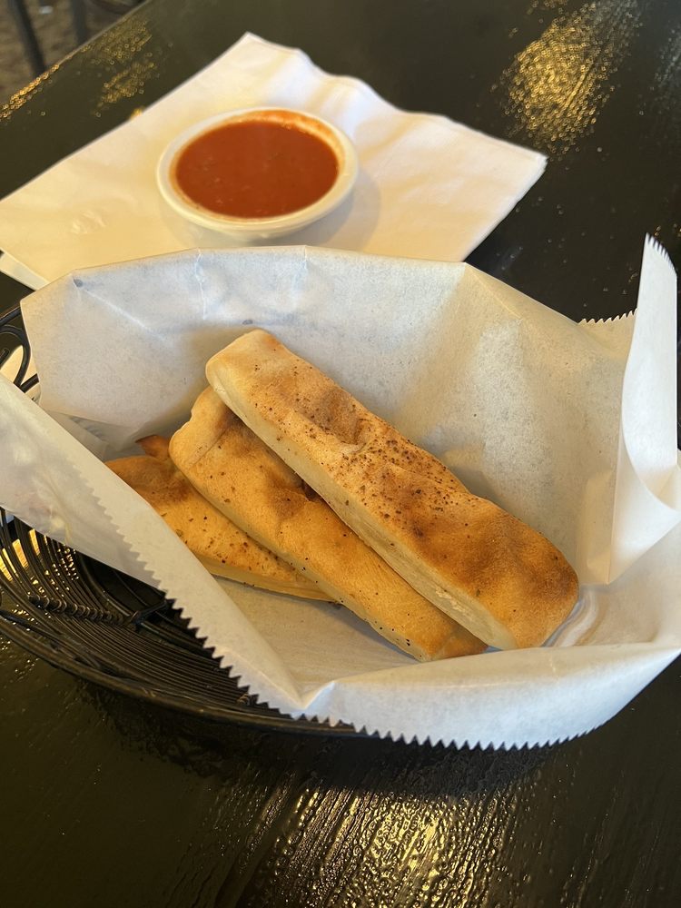 GONDOLIER ITALIAN AND PIZZA Updated October 2024 25 Photos & 79