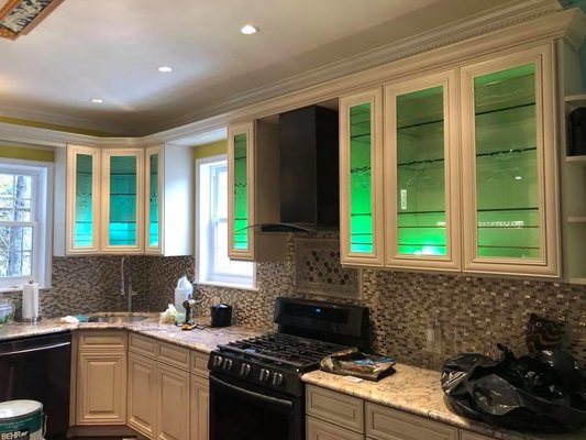 V-Y Glass and Mirror Services by null