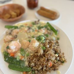 Oriental Chinese cuisine - Shrimp w Lobster Sauce w Fried Rice 4.09.25