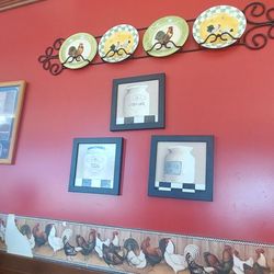Corner Bar - Wall decorations
