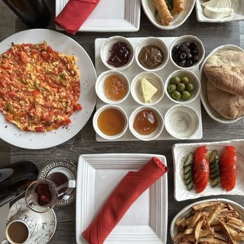 The Gundis Kurdish Kitchen - Mediterranean Near Me - Chicago, Illinois