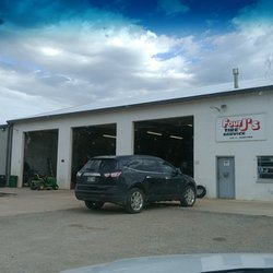 Four J's Tire Service - The shop