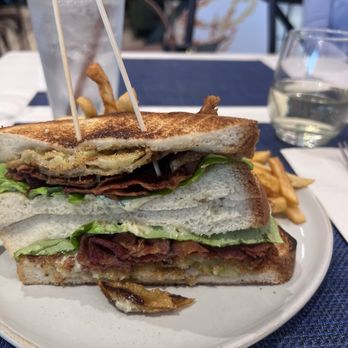 Kardea Brown's Southern Kitchen - Fried green tomato BLT - Southern Near Me - North Charleston, South Carolina Kardea Brown's Southern Kitchen - Fried green tomato BLT - Southern Near Me - North Charleston, South Carolina