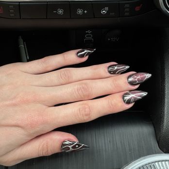 Honest Nails & Spa - Acrylic set with cat eye spray painted on the center of the nail and a design - Nail Salons Near Me - Covington, Washington