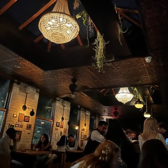The Garret - Chandelier - Cocktail Bars Near Me - New York, New York The Garret - Chandelier - Cocktail Bars Near Me - New York, New York