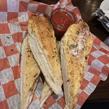 Pomodoro Pizzeria - Garlic Bread - Italian Near Me - Bristol, Rhode Island Pomodoro Pizzeria - Garlic Bread - Italian Near Me - Bristol, Rhode Island