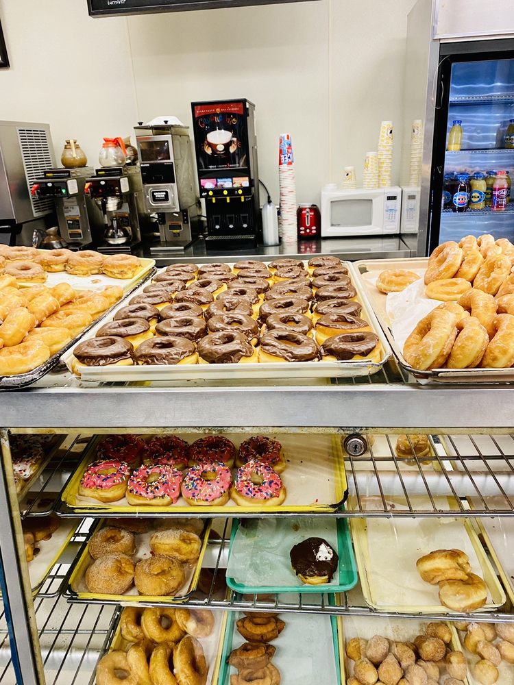 Fox's Donut Den