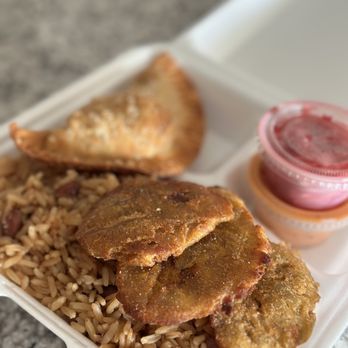 Sophia’s Haitian Cuisine - Vegan platter - Food Trucks Near Me Sophia’s Haitian Cuisine - Vegan platter - Food Trucks Near Me