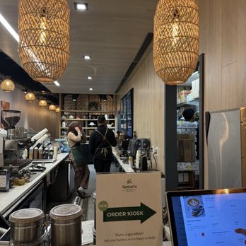 Qamaria Yemeni Coffee - Kiosk - Coffee & Tea Near Me - Vienna, Virginia Qamaria Yemeni Coffee - Kiosk - Coffee & Tea Near Me - Vienna, Virginia