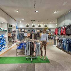 Yeans Halle Sindelfingen