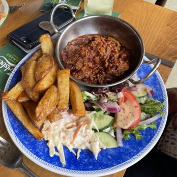 The Worlds End - Chili with chips - Pubs Near Me - Knaresborough, NYK