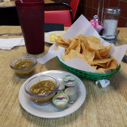 Chips with a verde salsa! Nice heat!! Chips with a verde salsa! Nice heat!!