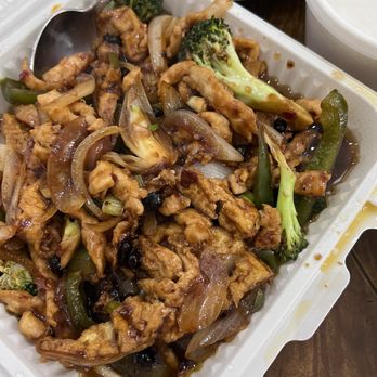 China King V - 4. Chicken with Black Bean Sauce added tofu - Chinese Near Me - Falls Church, Virginia