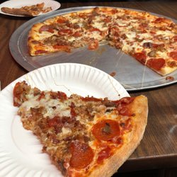 Junior's Pizza - Meat lovers pizza - large
