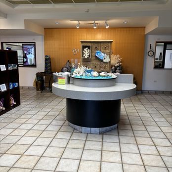 Big Island Candies - Candy Stores Near Me - Hilo, Hawaii