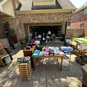Texan Dump Service - Junk Removal & Hauling Near Me - Hutto , Texas Texan Dump Service - Junk Removal & Hauling Near Me - Hutto , Texas
