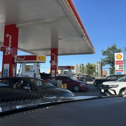 Shell - It's often busy - leave time to get to the airport after the wait!
