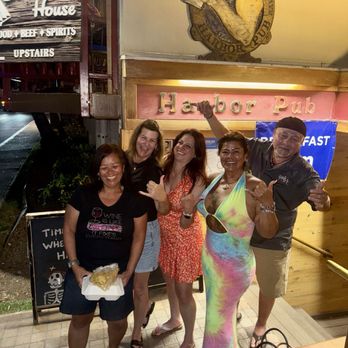 Harbor Pub & Pizza - Friends - enjoyed dinner and drinks - Pizza Near Me - Honolulu, Hawaii Harbor Pub & Pizza - Friends - enjoyed dinner and drinks - Pizza Near Me - Honolulu, Hawaii