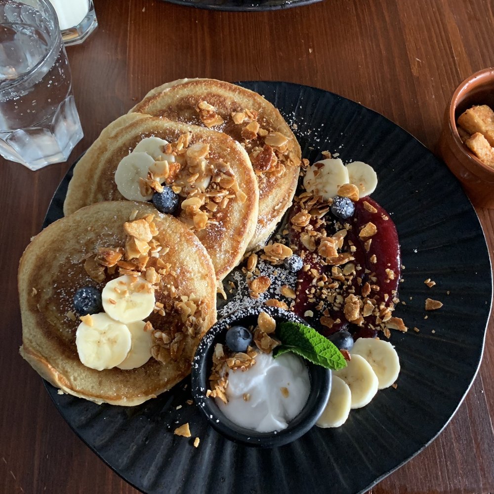 Greens & Co - Vegan pancakes with tempeh bacon and sparkling water - Vegan Near Me - Galway, G