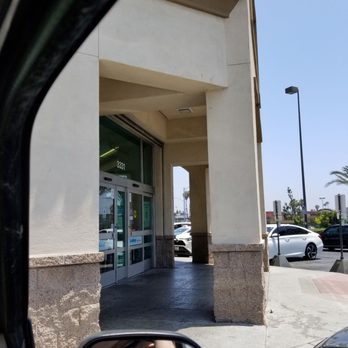 Walgreens - Entrance - Cosmetics & Beauty Supply Near Me - Inglewood, California