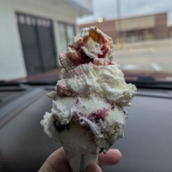 Handel's Homemade Ice Cream - Sugar cone with Blueberry cobbler and Strawberry chunk cheesecake
