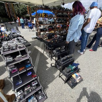 PASADENA CITY COLLEGE FLEA MARKET - Updated January 2026 - 222 Photos & 127 Reviews - 1570 E
