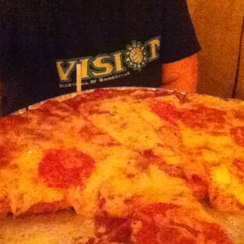 Satchel's Pizza - Gluten free cheese and pepperoni pizza! This ain't no rinky dinky gluten free! Yum! - Pizza Near Me - Gainesville, Florida