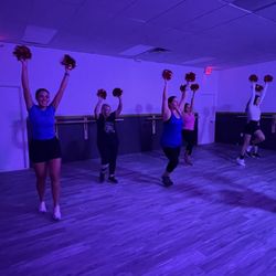 Level Up Dance Company - Adult pom-pon class