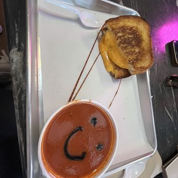 Grilled Cheese Gallery - Classic and Tomato Basil Soup (Bowl) - Ice Cream & Frozen Yogurt Near Me - St. Augustine, Florida
