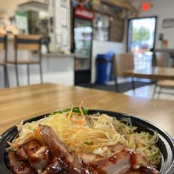 Thank Que Grill - Thank Que Bowl l BBQ chicken, rice, cilantro Japanese peppers.