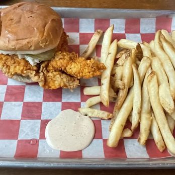 The Row - Nashville Hot Chicken Sandwich - Southern Near Me - Nashville, Tennessee