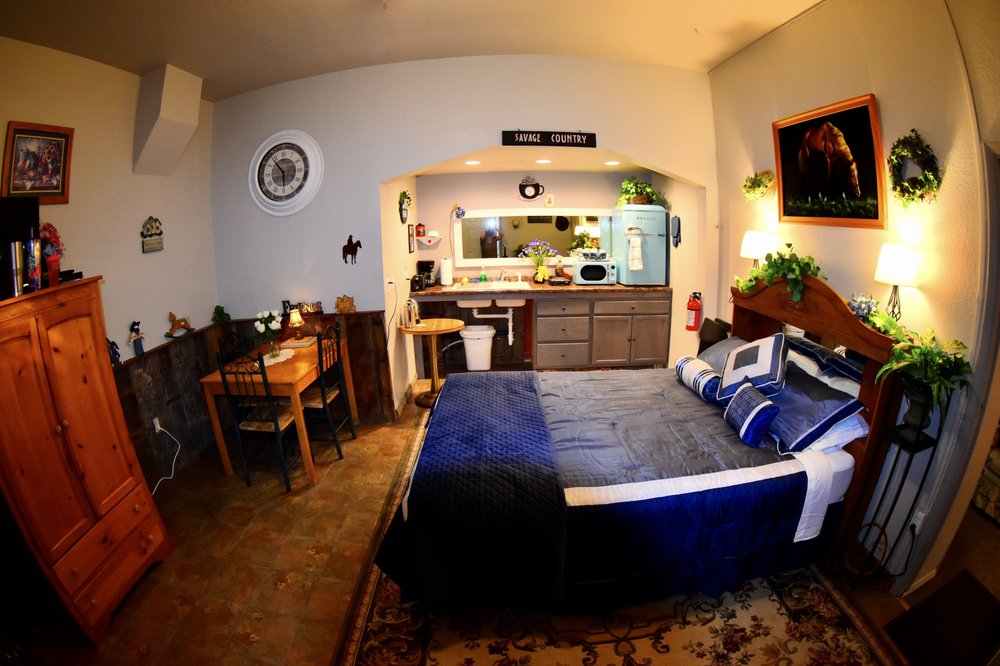 SALMON RIVER INN Updated March 2024 28 Photos 604 Main St, Salmon