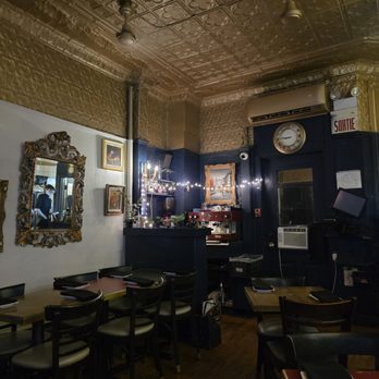Le P'tit Plateau - Interior - French Near Me - Montreal, Quebec Le P'tit Plateau - Interior - French Near Me - Montreal, Quebec