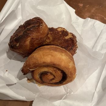 Brookside Market - apple galette, cinnamon bun, kouign amnn - Coffee & Tea Near Me - Sunnyside, New York Brookside Market - apple galette, cinnamon bun, kouign amnn - Coffee & Tea Near Me - Sunnyside, New York