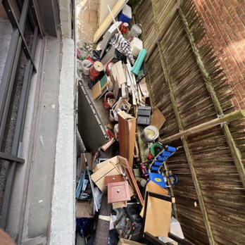 Demohaulers - Junk space before - Junk Removal & Hauling Near Me - New York, New York Demohaulers - Junk space before - Junk Removal & Hauling Near Me - New York, New York