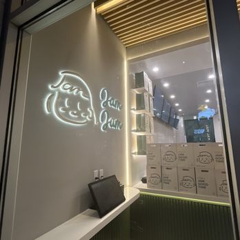 Jam Jam Tea Lab - Inside - Coffee & Tea Near Me - Burbank, California