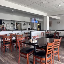Sorianos Pizzeria - Ordering station and customer seating...